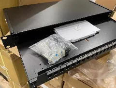Masterlan patch panel 19", 24xRJ45, Cat5e, 1U, with tie bar, black