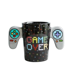 Šalica iTotal drške u obliku kontrolera Game over XL1923B